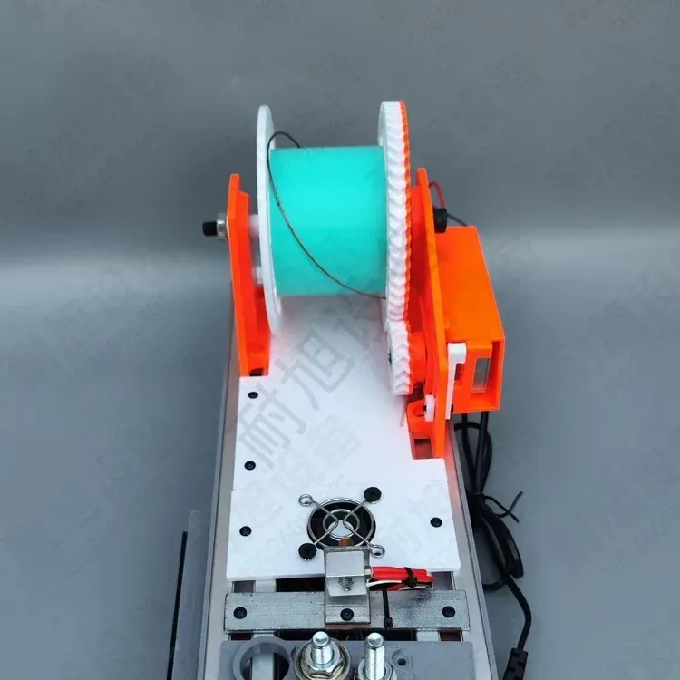 Kleinserien-Extruder für PET-Filament aus Kunststoffabfällen